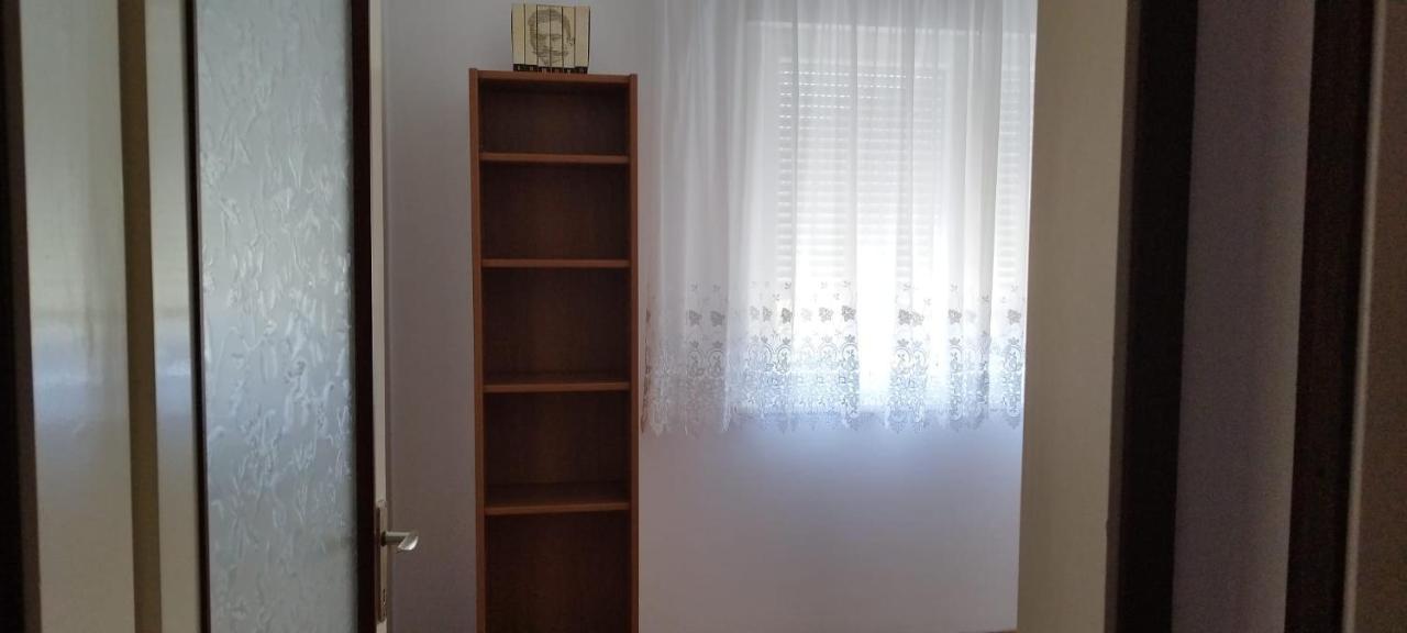 7 Flower Street Apartment Sempeter pri Gorici Екстериор снимка