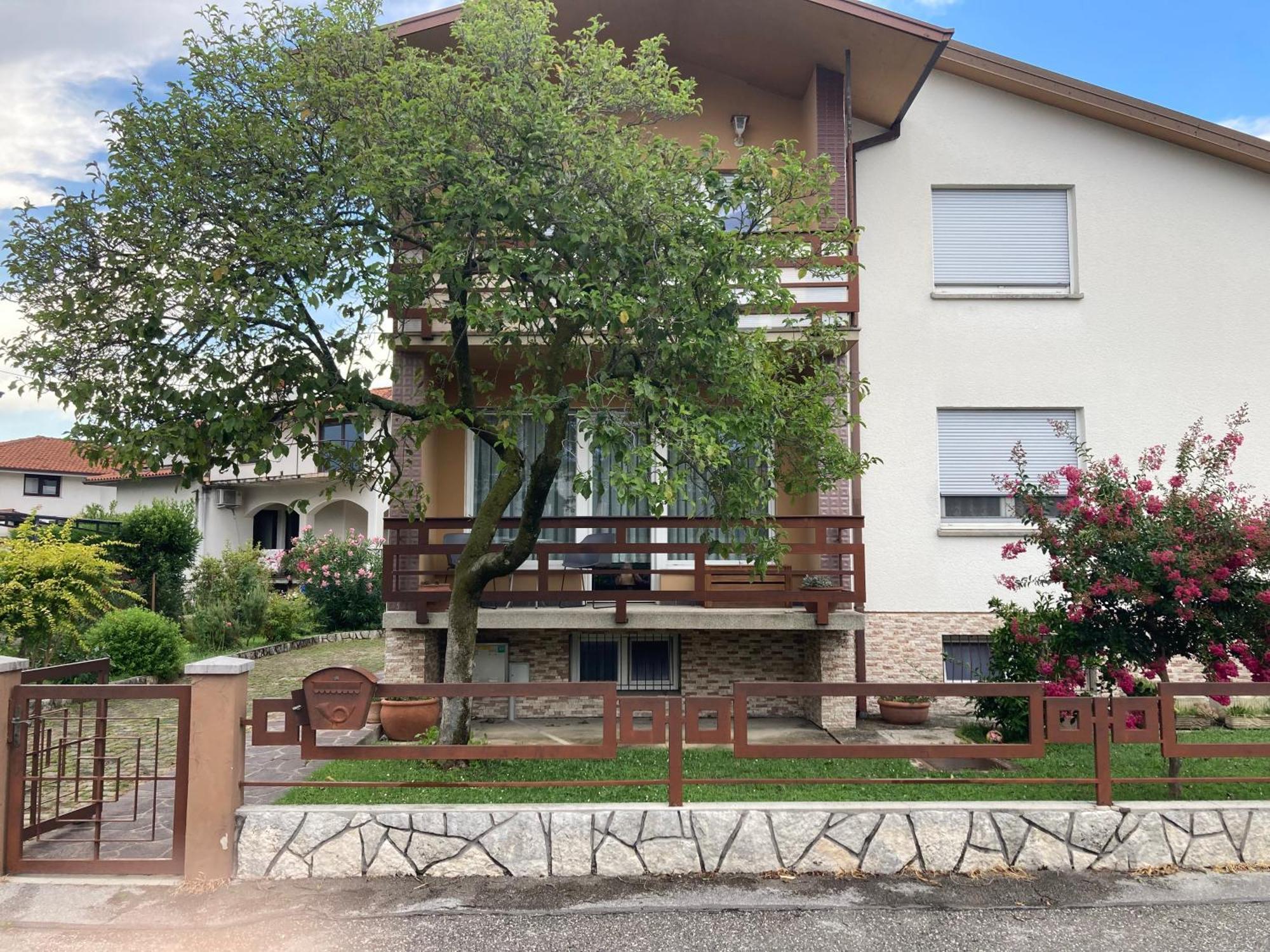 7 Flower Street Apartment Sempeter pri Gorici Екстериор снимка